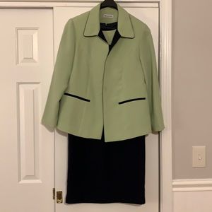 Two-Piece Business Suit/Dress in Green/Navy